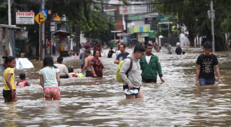 جاكرتا : إنشاء 34 ملجأ مؤقتًا للسكان المحليين تحسبا لفيضانات