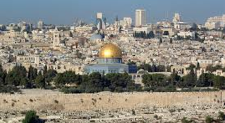 بطريرك القدس يدين الإساءة إلى الإسلام والنبي محمد (ص)