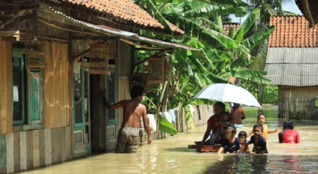 فيضانات وانهيارات أرضية تضرب سبع مناطق فرعية في سيلاكاب