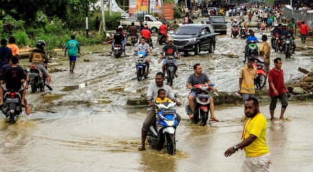 فيضانات تجبر الآلاف على الفرار من منازلهم في جاياويجايا في بابوا