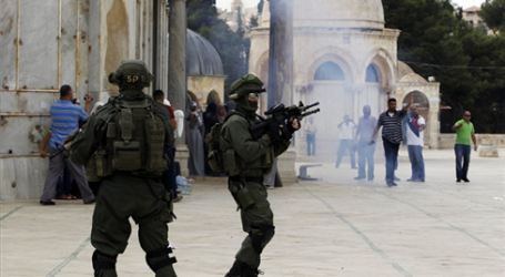 قوات الاحتلال تغلق أحد الأبواب الرئيسية المؤدية للمسجد الاقصى