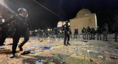 الرئيس الإندونيسي جوكو ويدودو يدين استخدام العنف ضد المصلين الفلسطينيين في المسجد الأقصى