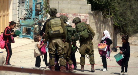 إصابة 4 فلسطينيين في اعتداء جنود ومستوطنين إسرائيليين بالخليل