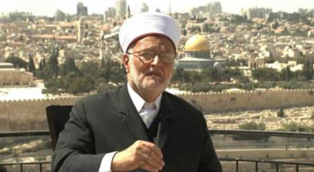 الشيخ عكرمة: الاحتلال يحاول استفزاز المسلمين في هذه الأيام المباركة من خلال تدنيس الأقصى