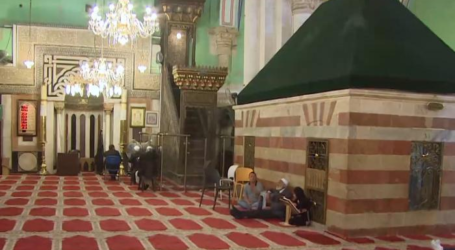 دعوات للحشد وأداء صلاة الفجر في المسجد الإبراهيمي للتصدي لمخططات الاحتلال