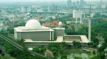 إعادة فتح مسجد الاستقلال في إندونيسيا لأداء صلاة الجمعة