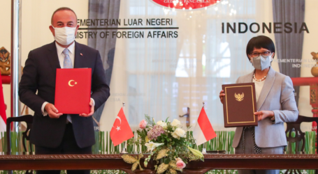 وزيرا الخارجية الإندونيسي ونظيرها التركي يناقشان أفغانستان وميانمار