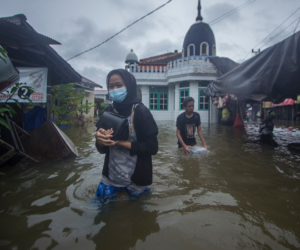 فيضانات سومبر ساري ، كاليمانتان الشرقية ، تسببت في نزوح 43 شخصًا