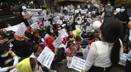الأفغان في إندونيسيا يحتجون على بطء عملية إعادة التوطين التي تقوم بها الأمم المتحدة