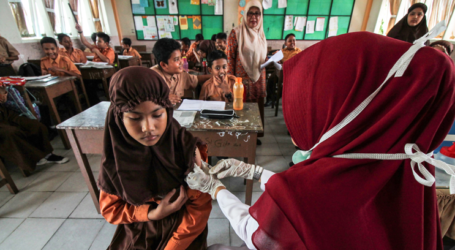 إندونيسيا: ثلاث مقاطعات تبدأ بتلقيح الأطفال الذين تتراوح أعمارهم بين 6-11