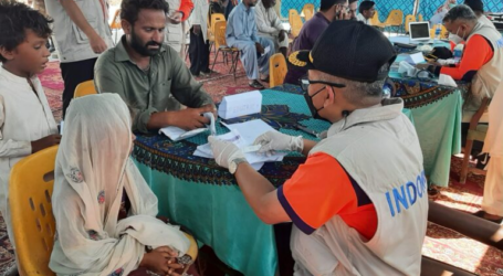 الفريق الطبي الإندونيسي يقدم خدمات صحية لباكستانيين في السند