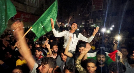 فلسطينيون في الضفة وغزة يحتفلون بعملية القدس