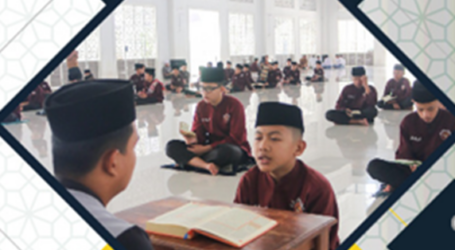 الحكومة الإندونيسية تخصص 250 مليار روبية إندونيسية لزيادة جودة المدارس الداخلية الإسلامية