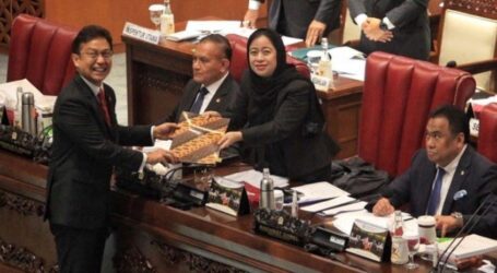 مجلس النواب الإندونيسي يصادق على مشروع قانون الصحة ليصبح قانونًا في جلسة عامة