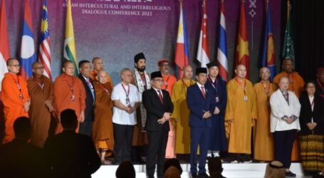 الرئيس جوكووي يفتتح مؤتمر آسيان للحوار بين الثقافات والأديان لعام 2023