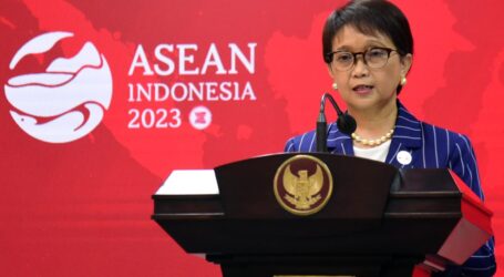 وزيرة الخارجية الإندونيسية تترأس اجتماع وزراء خارجية الآسيان في جاكرتا