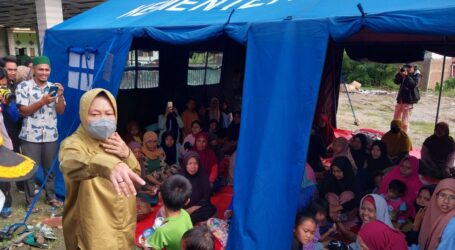 وزارة الشؤون الاجتماعية تعزز مساعدات المطبخ العام جراء فيضانات سومطرة