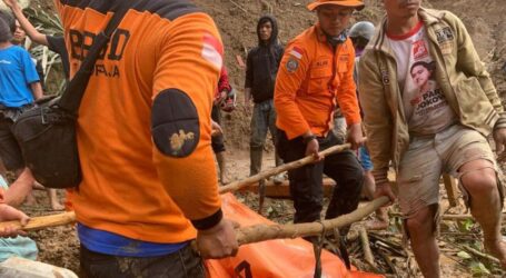 الانهيارات الأرضية في تانا توراجا: الوزيرة ريسماهاريني تراقب توزيع المساعدات
