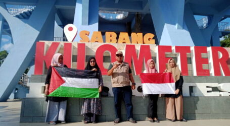 مجموعة عمل الأقصى ترفع العلم الفلسطيني على النصب التذكاري الإندونيسي  صفر كيلومتر
