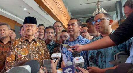 مجلس العلماء الإندونيسي يحث أعضاء مجلس النواب المتورطين في المقامرة عبر الإنترنت على مواجهة المحاكمة